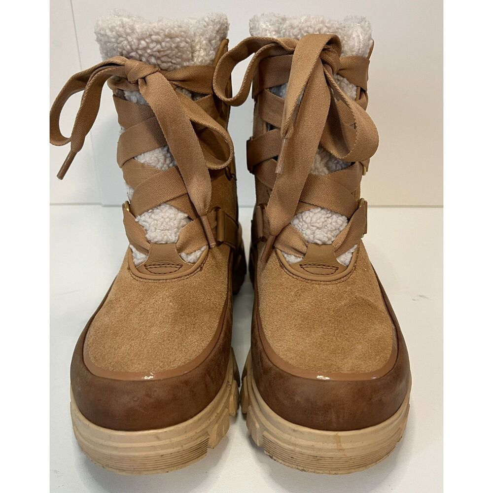 Sorel Tivoli V Resort Fleece Lined Waterproof Boots. Size 8.5 (women)